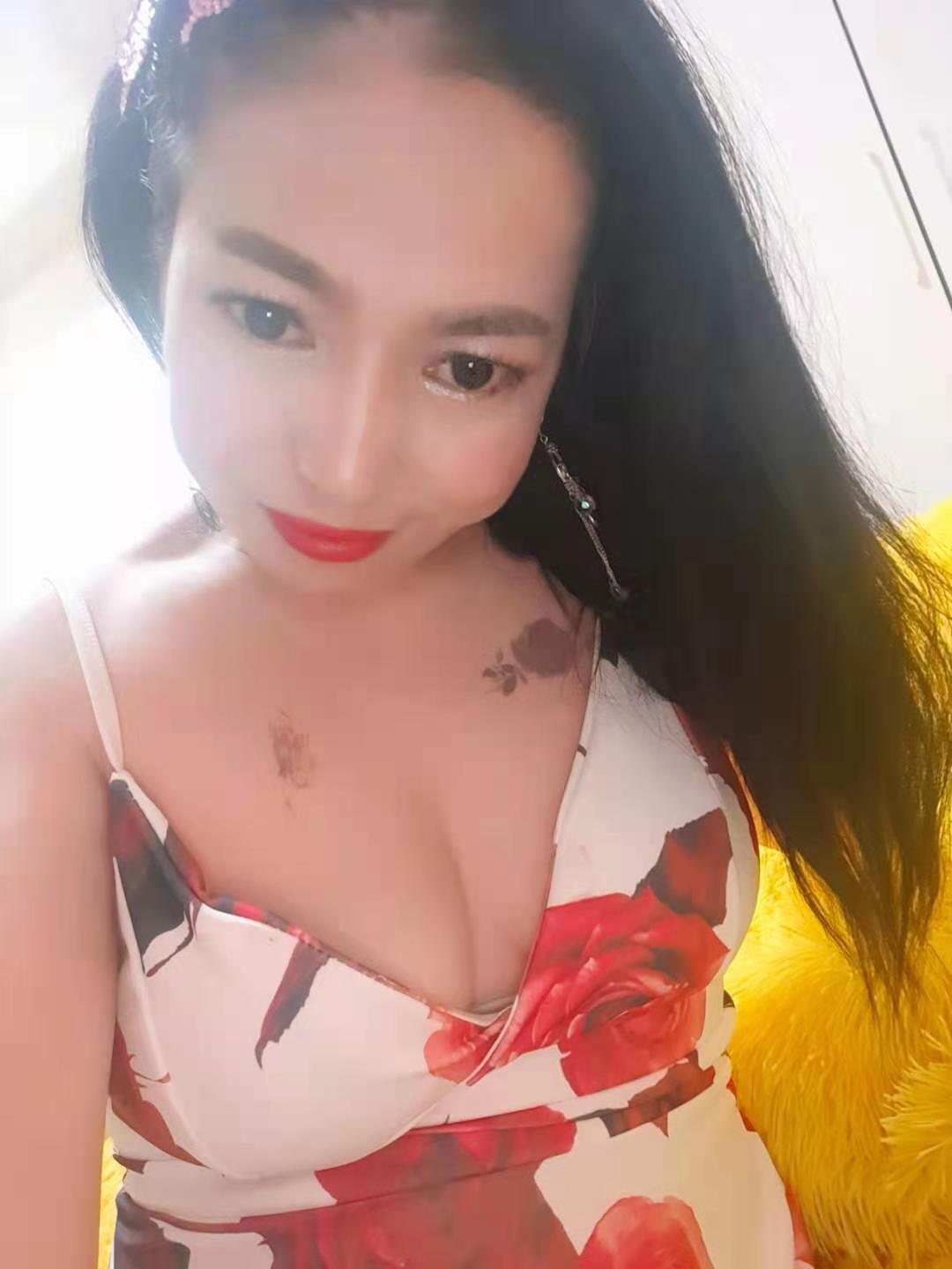 紧致成熟少妇